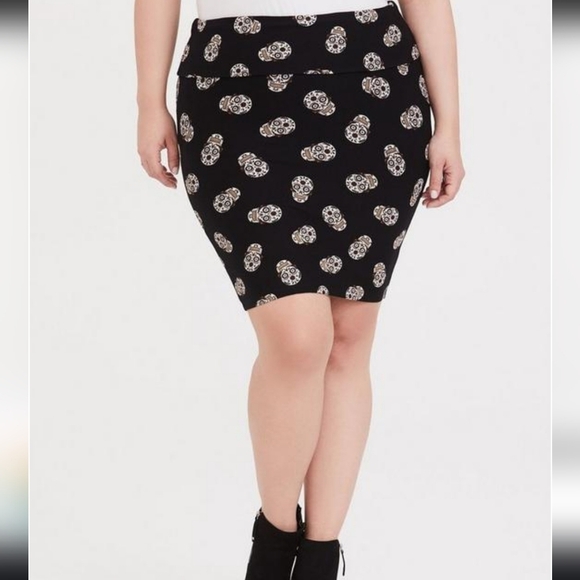 TORRID Squeleton Mini Jersey Foldover Slim fit Skirt Size 2 - Picture 4 of 8